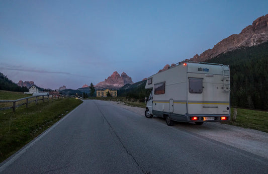Discover the Exciting Lifestyle of Living in a Trailer