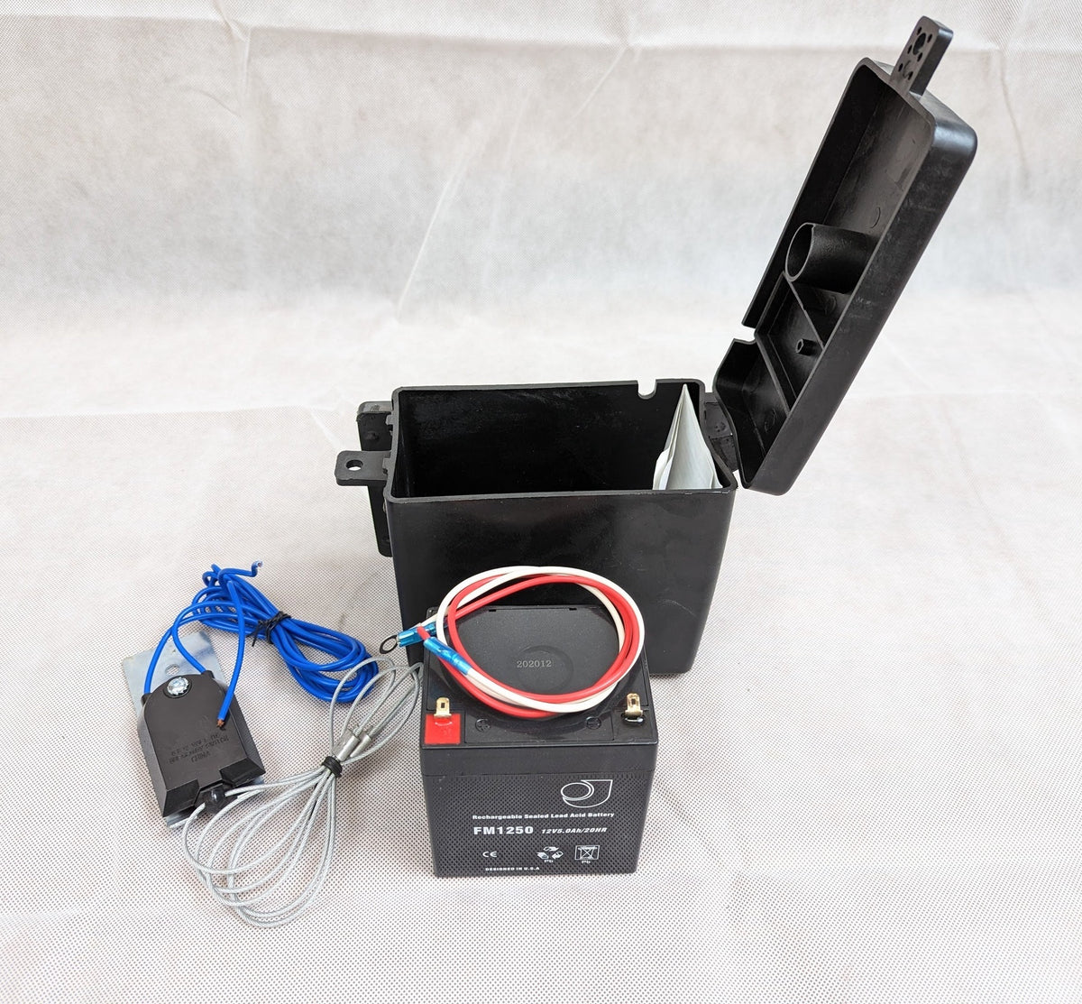 BRAKE BREAKAWAY KIT, includes battery, breakaway switch, and battery mount case