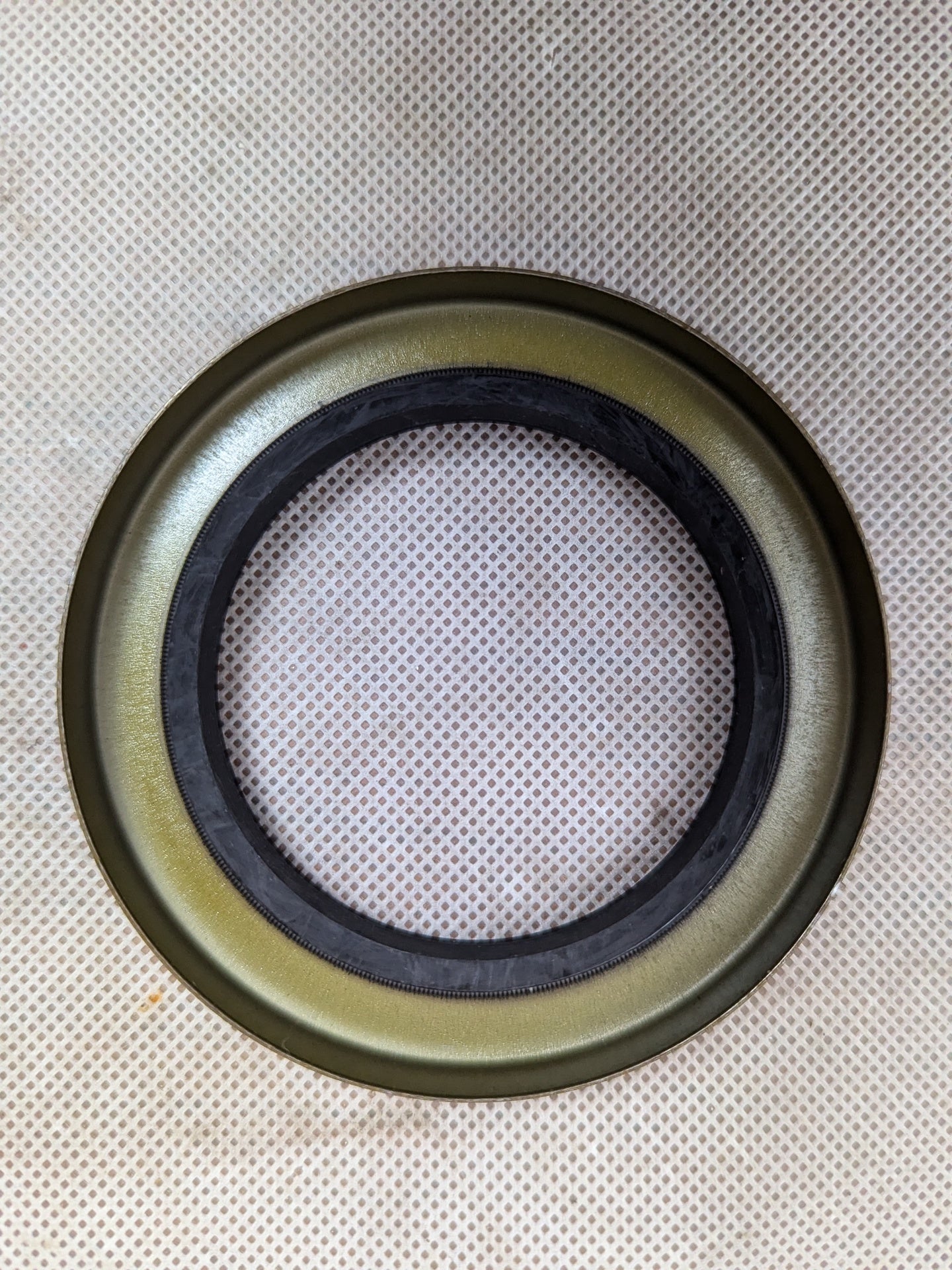 Double Lip  Axle Grease Seal 5200# 6000# 7000#  Axles DL-225-03 I.D. 2.25" O.D. 3.37"