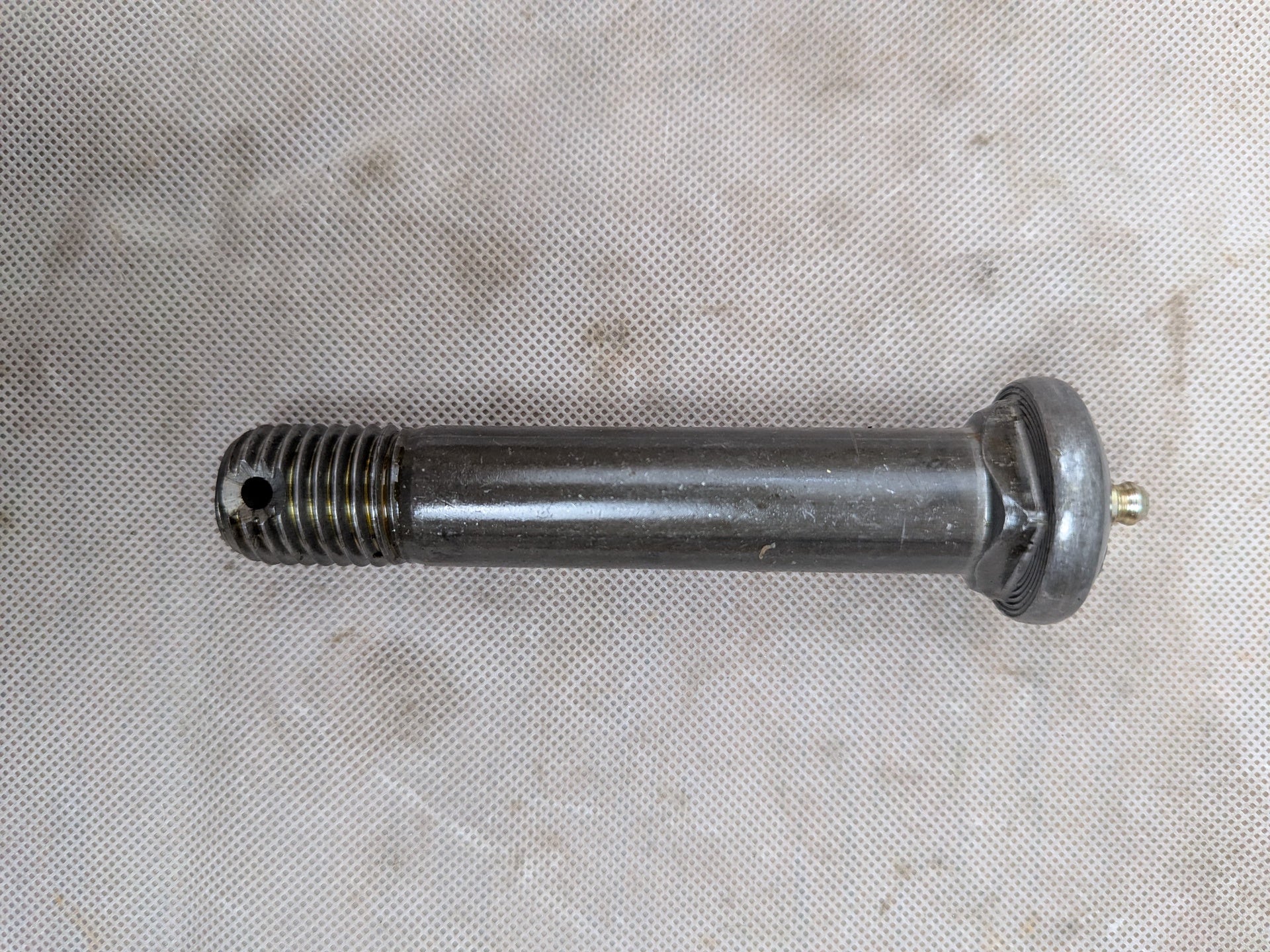 Equalizer Center Bolt 7/8-9x4.62 Wet with Pinhole