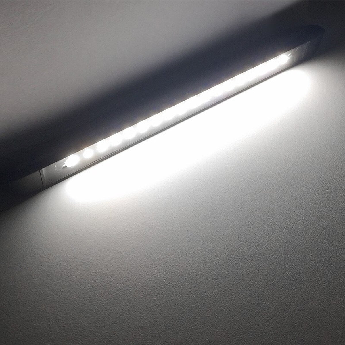Dream Lighting LED Slim Waterproof Ramp Loading Light/Ultra Bright - 3500K