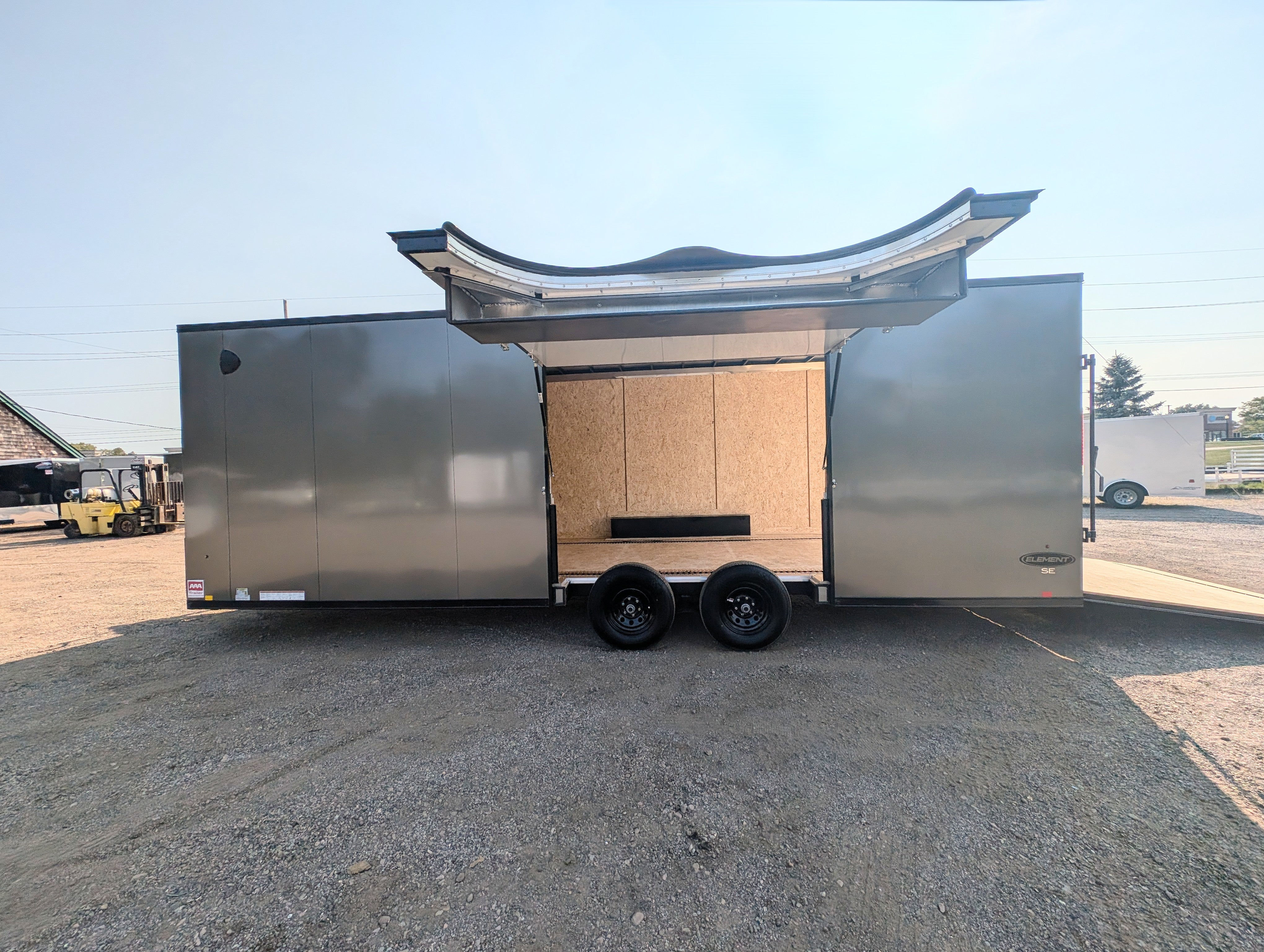 LOOK 8.5x24ft Enclosed Car Hauler / Race Trailer with Ultimate Escape Door