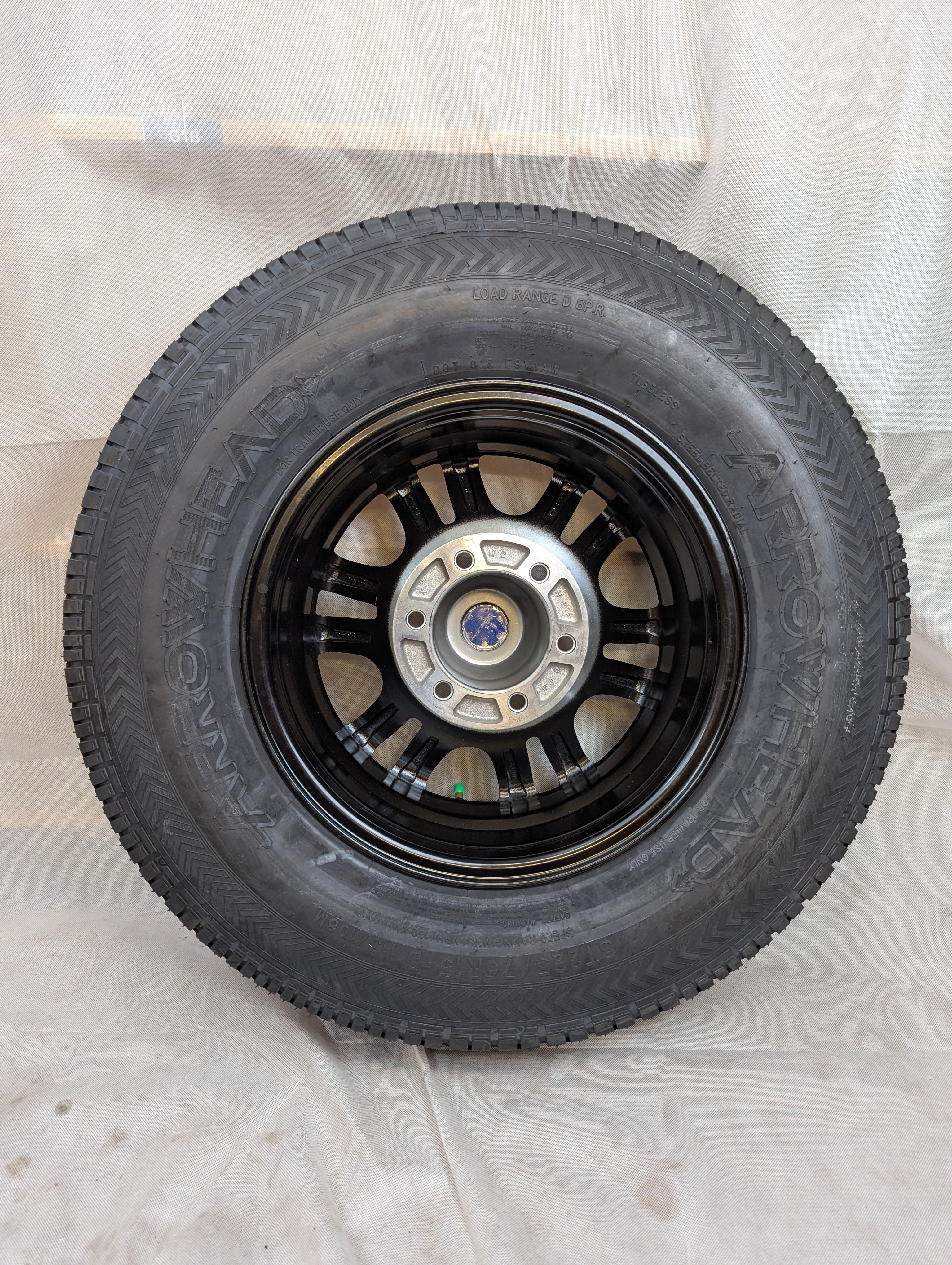 6 Lug 15" Aluminum Wheel W 225/75/15 Radial Tire Arrowhead Load D