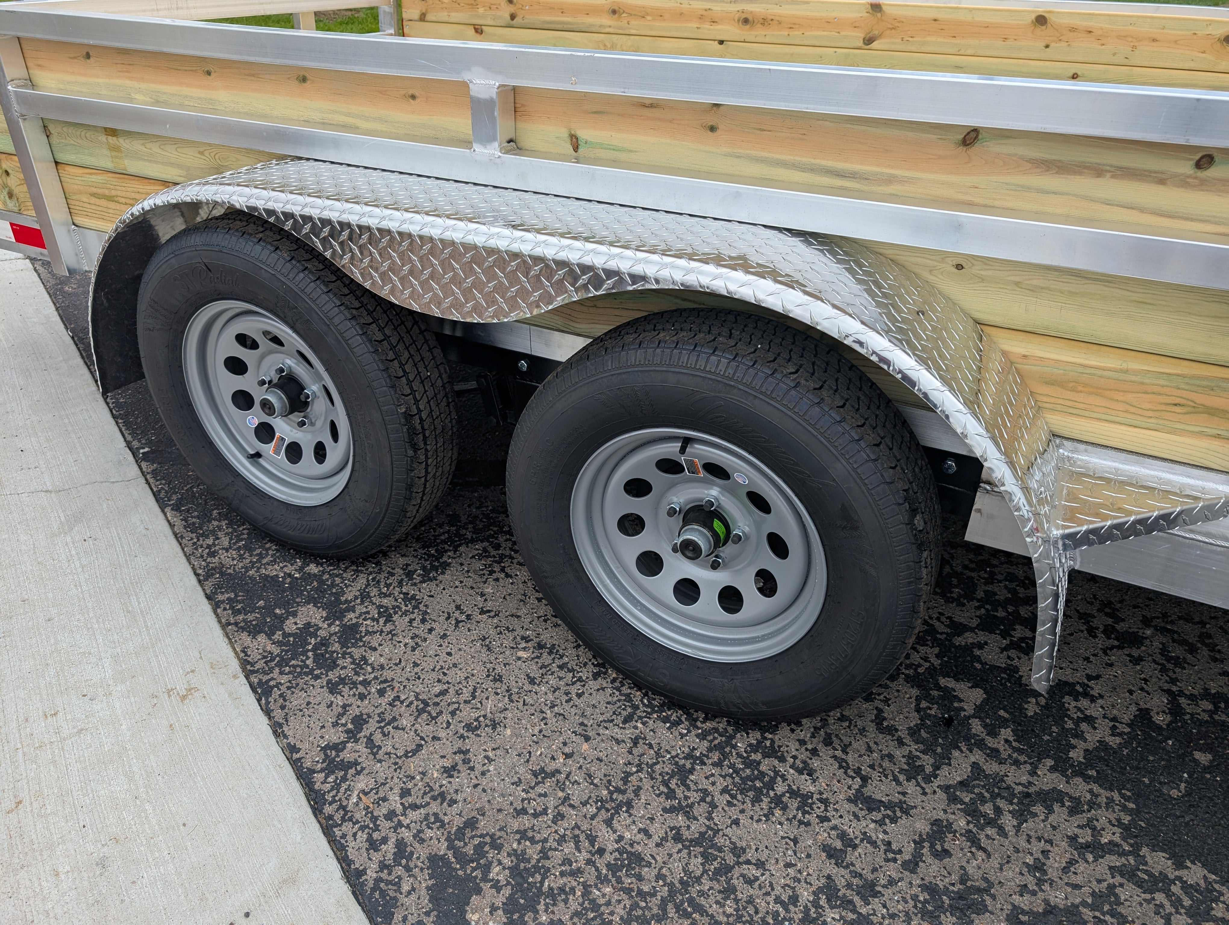 Silver Ox 7x16 Woodside Tandem Axle Aluminum Utility Trailer with Heavy Duty Package