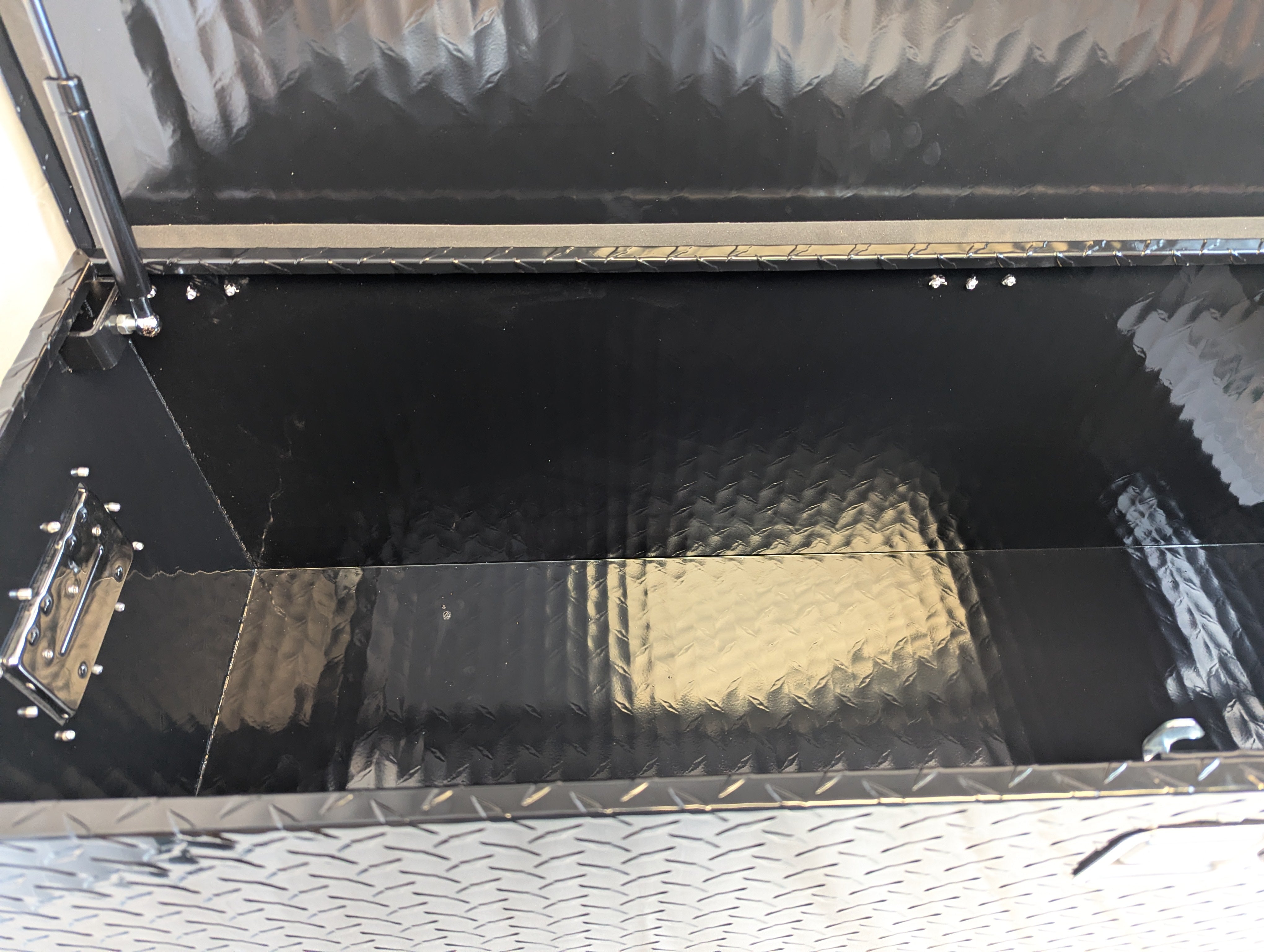 48 Inch Black Aluminum Diamond Plate, Heavy Duty Waterproof Tongue Storage Organizer box