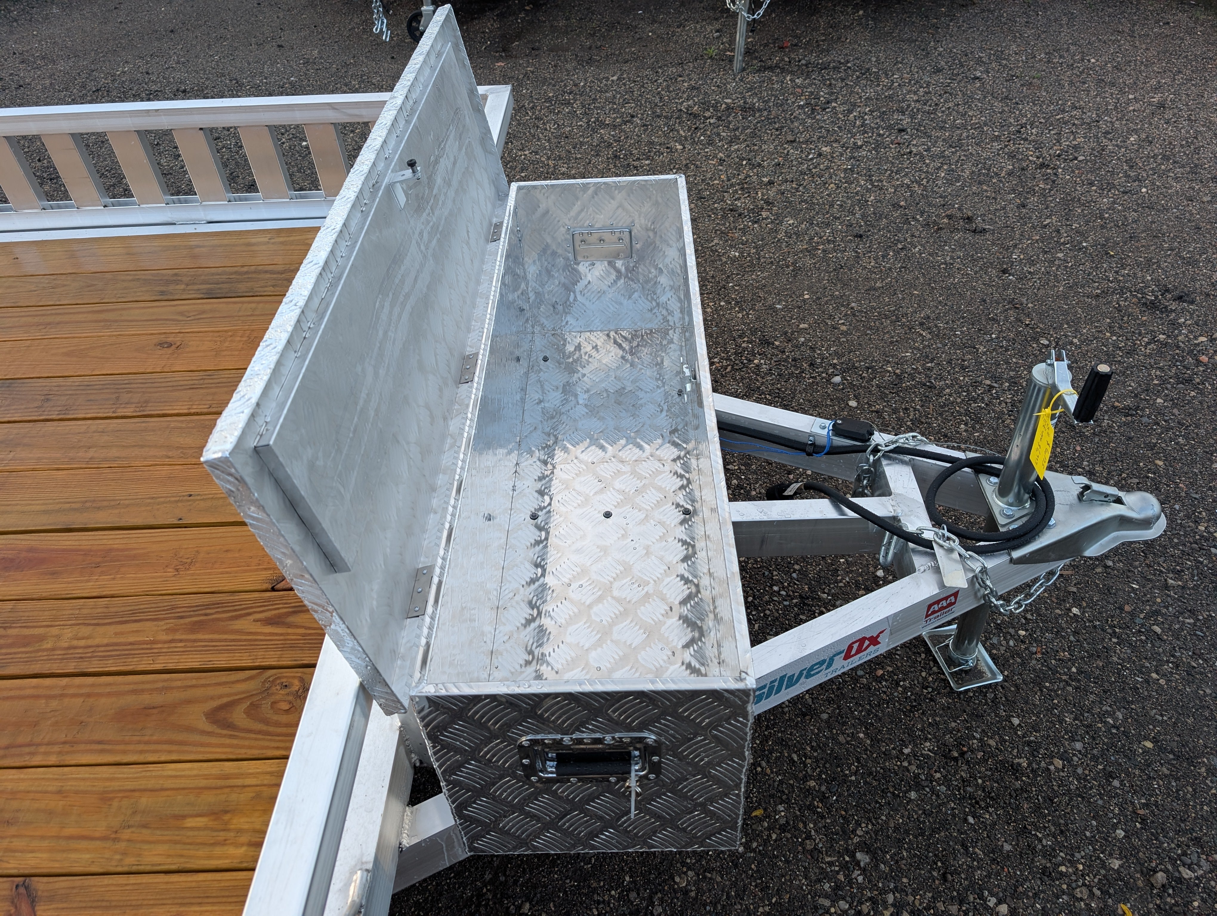 49 Inch Aluminum Diamond Plate Tool Box, Heavy Duty Waterproof Tongue Storage Organizer box