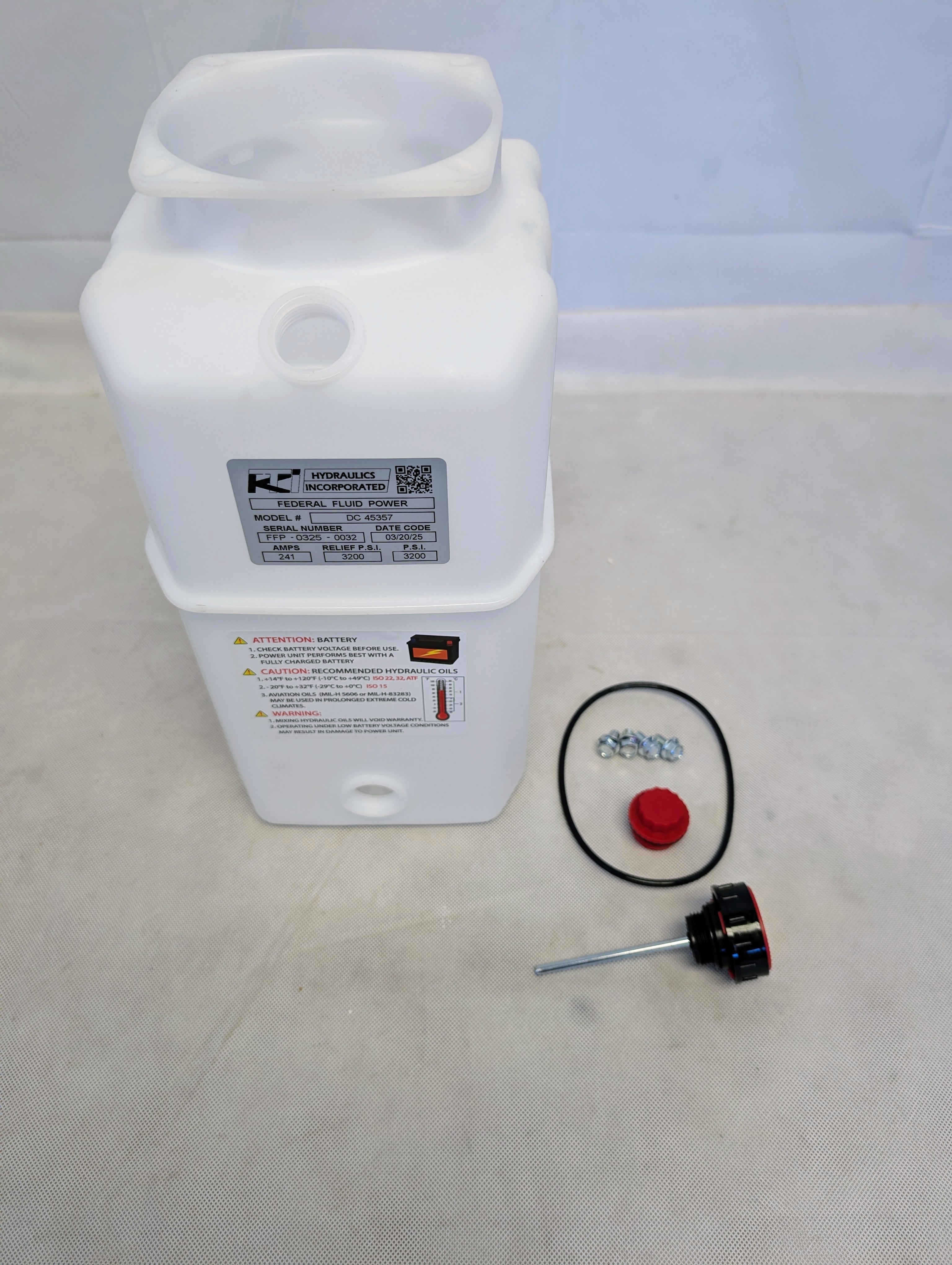 KTI Dump Trailer Hydraulics 6 Quart Plastic Reservoir tank kit with hardware