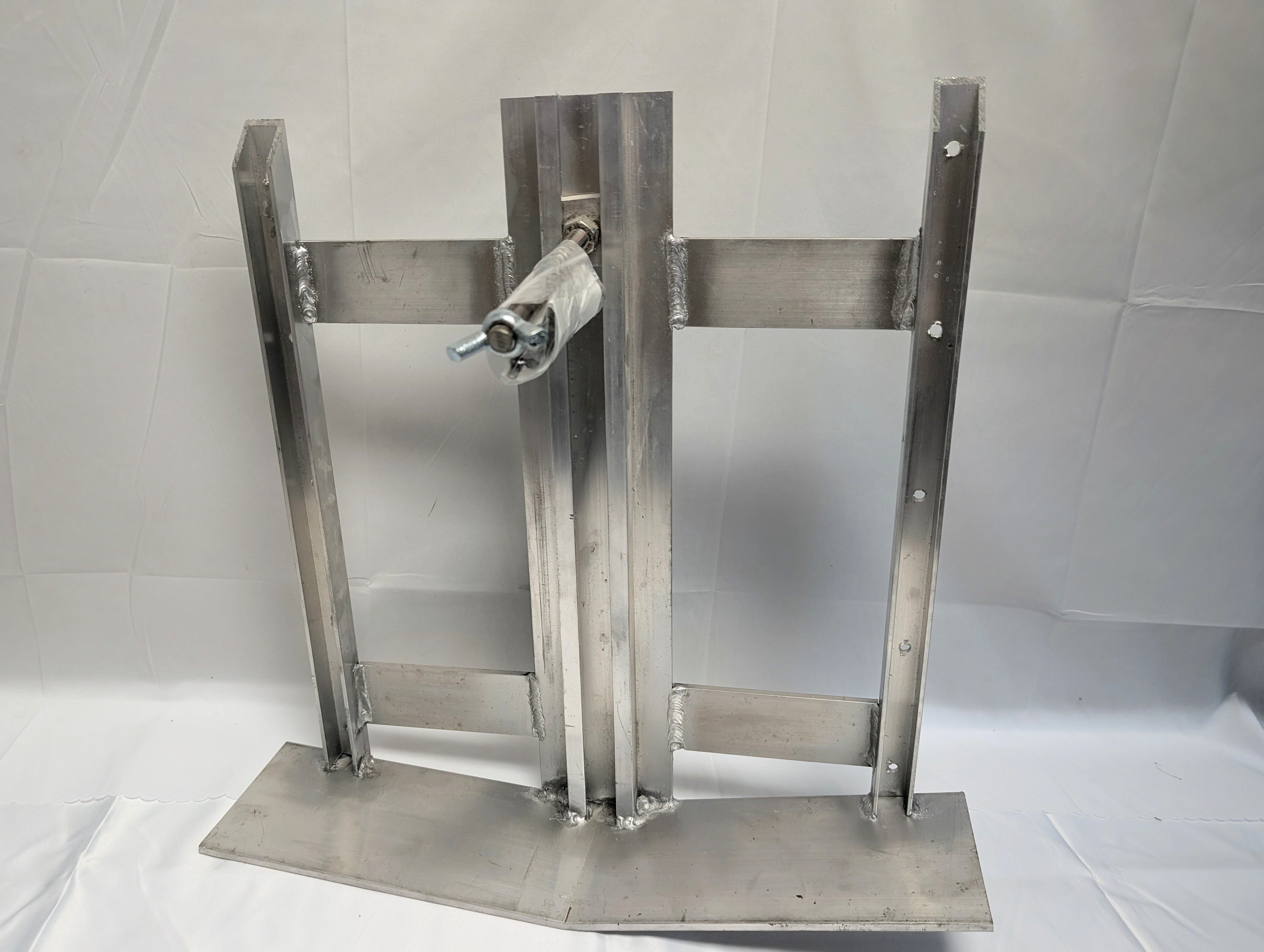 Adjustable Aluminum Spare Tire Carrier – Enclosed Trailer Wall Mount 10″–16″