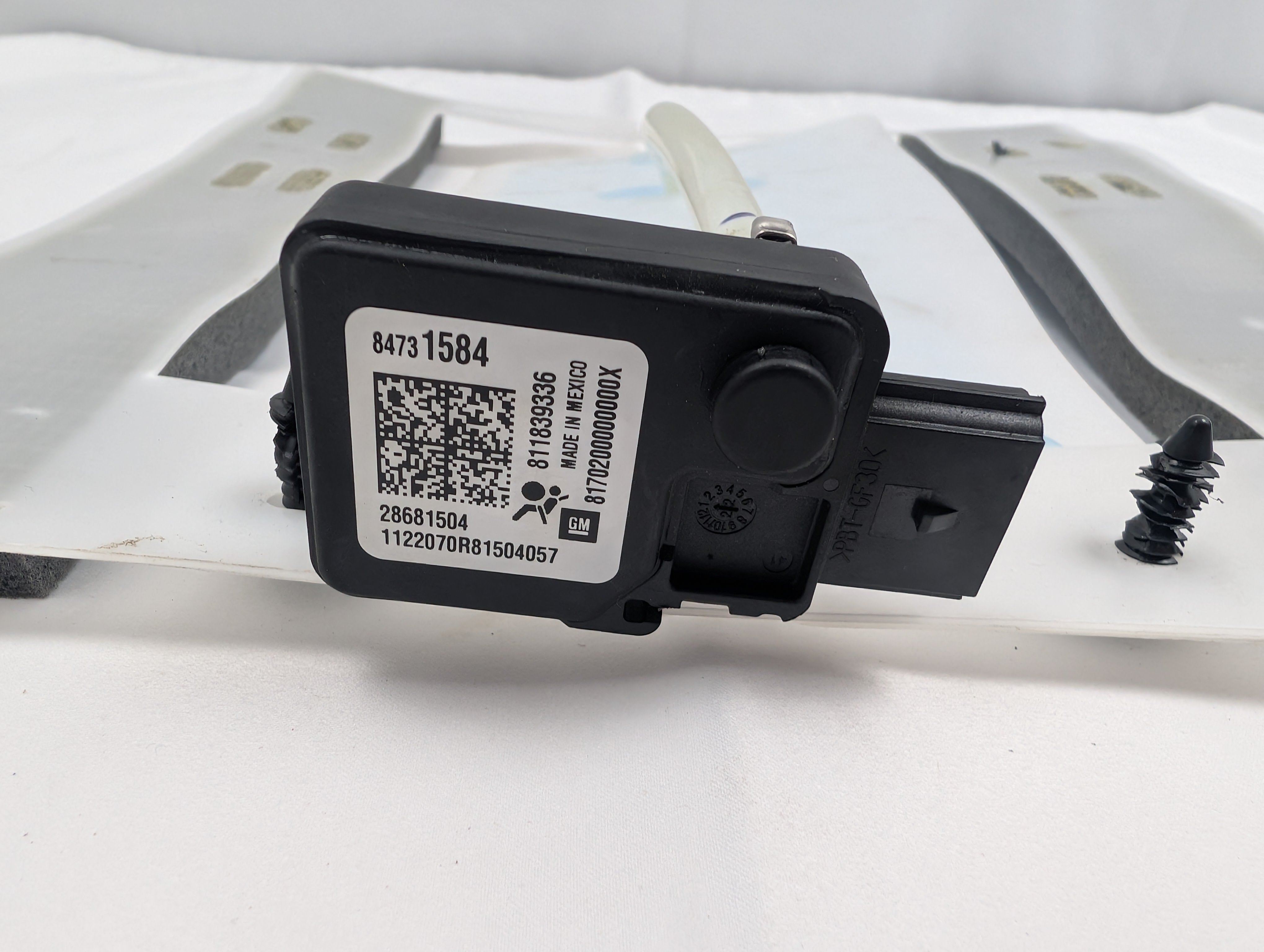 GM OEM Passenger OCS Module + Sensor Mat Set — 2017-2022 GMC Acadia | GM# 84731584 + 13522693 | SRS Airbag | Used