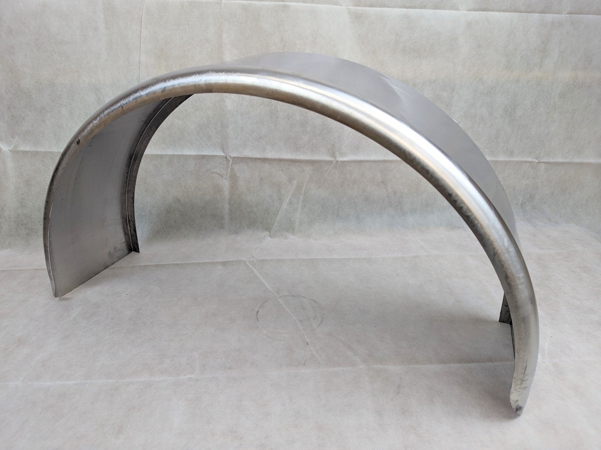 Kampco 32x9 Smooth Aluminum Single Axle Round Trailer Fender - One Fender